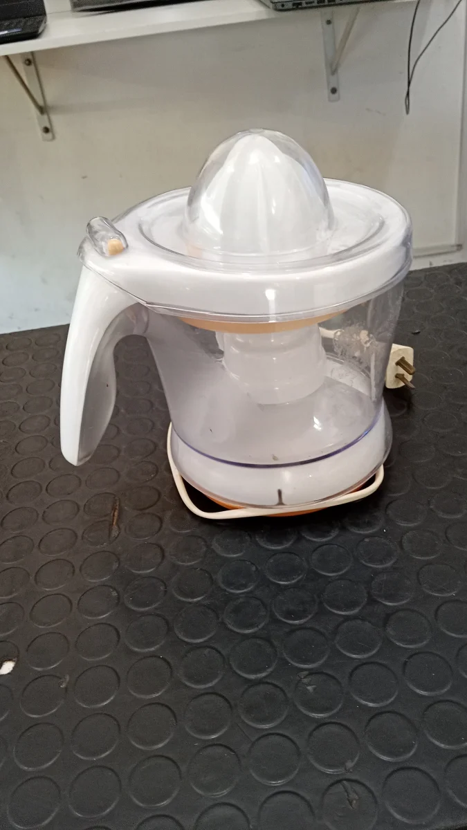 Foto 2 de Exprimidora Marca Phillips Modelo Hr2746 Usado En Buen Estado Acc No Tiene