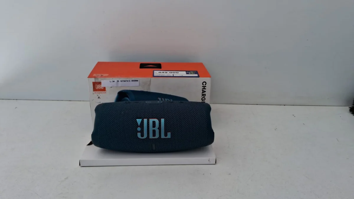Speaker Potencia Watts 30 Marca Jbl Sin Control Modelo Charge 5 Usado En Buen Estado Con Caja Acc No Tiene