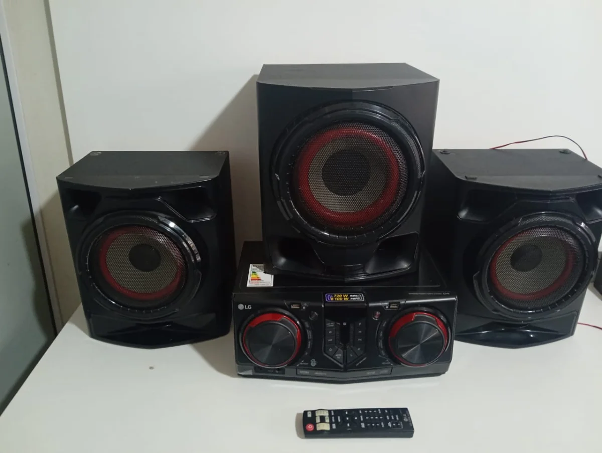 Equipo De Sonido Marca Lg Con Control Modelo Cj45 Usado En Buen Estado Acc Dos Parlantes Y Un Woffer
