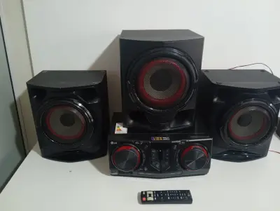 Equipo De Sonido Marca Lg Con Control Modelo Cj45 Usado En Buen Estado Acc Dos Parlantes Y Un Woffer
