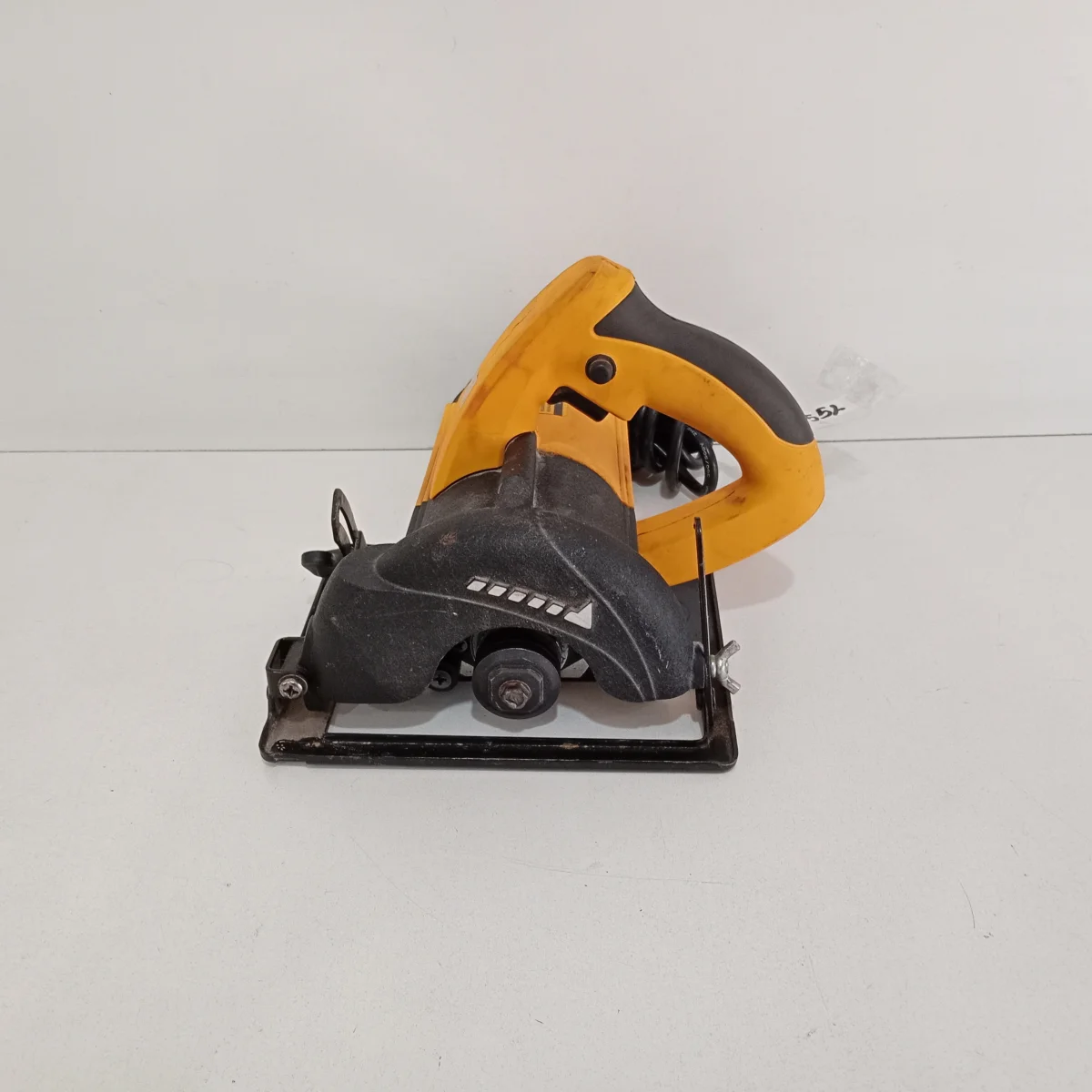 Foto 2 de Sierra Tipo Circular Marca Fascy Modelo Fa8806 Usado En Buen Estado Acc No Tiene