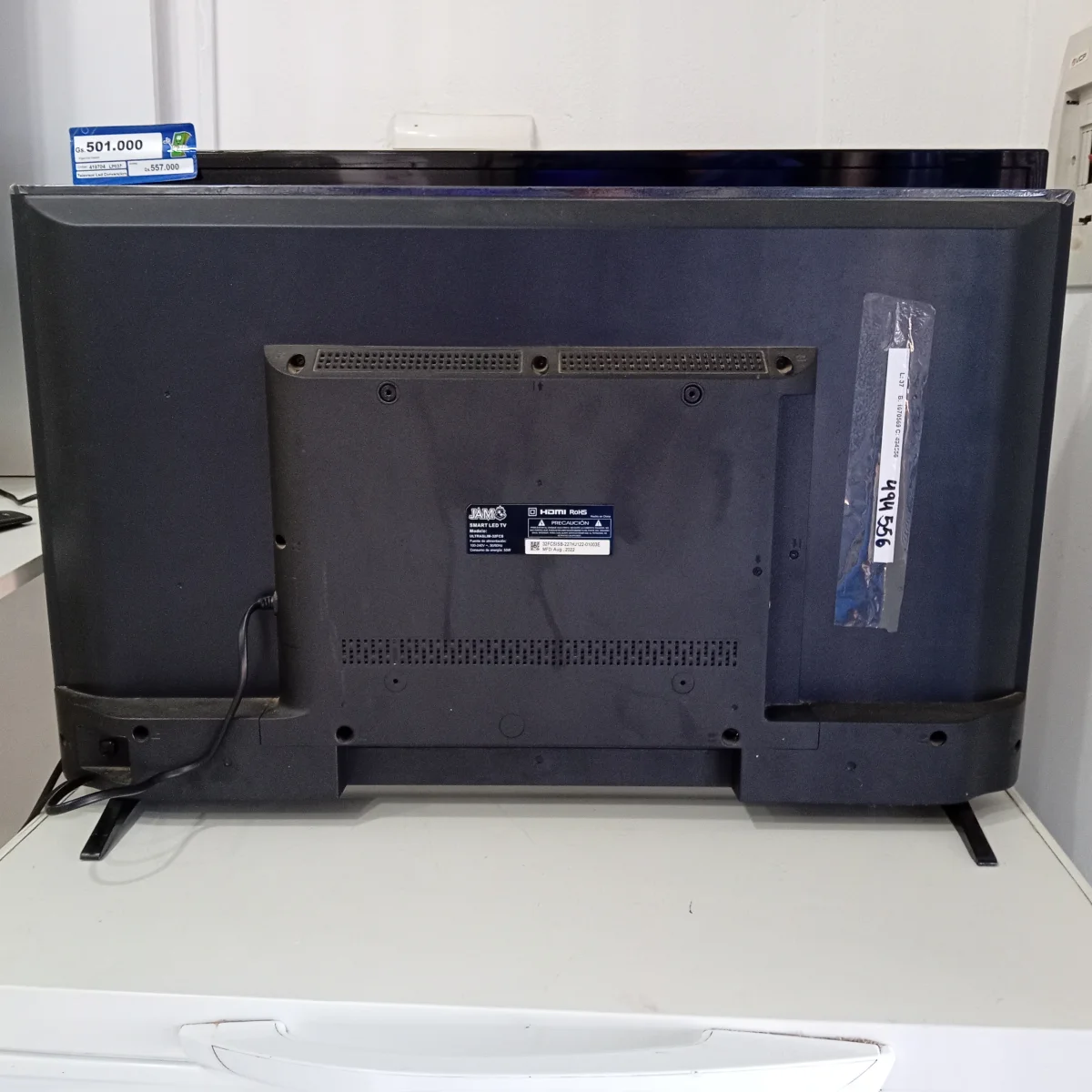 Foto 3 de Televisor Led Convencional De 32 '' Marca Jam Modelo Ultraslim-32fcs Usado En Buen Estado Con Control Sin Caja Acc Par De Patitas
