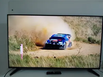Televisor Led Smart De 50 '' Marca Samsung Modelo Un50tu7090g Con Control Usado En Buen Estado Acc Cable Power