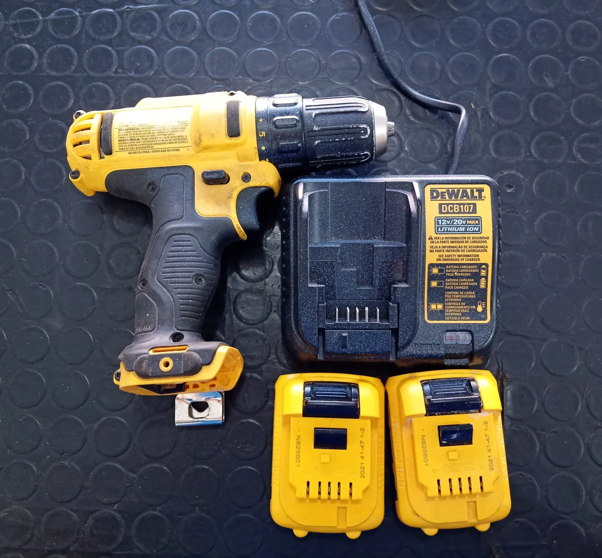 Foto 3 de Taladro Marca Dewalt Modelo Dcd710-B2 Acc 1 Cargador2 Baterias
