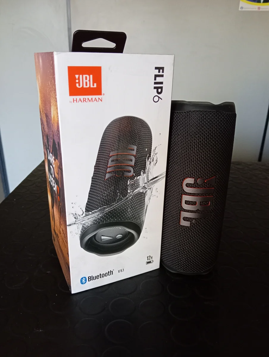 Speaker Potencia Watts No Tiene Marca Jbl Sin Control Modelo Flip 6 Con Caja Acc Usb Cargador