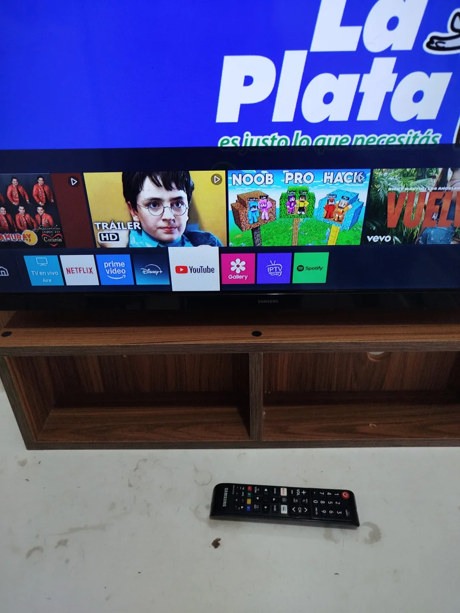 Foto 2 de Televisor Led Smart De 32 '' Marca Samsung Modelo Un32j4290ag Con Control Usado En Buen Estado Acc Con Cable Power Rack Incorporado