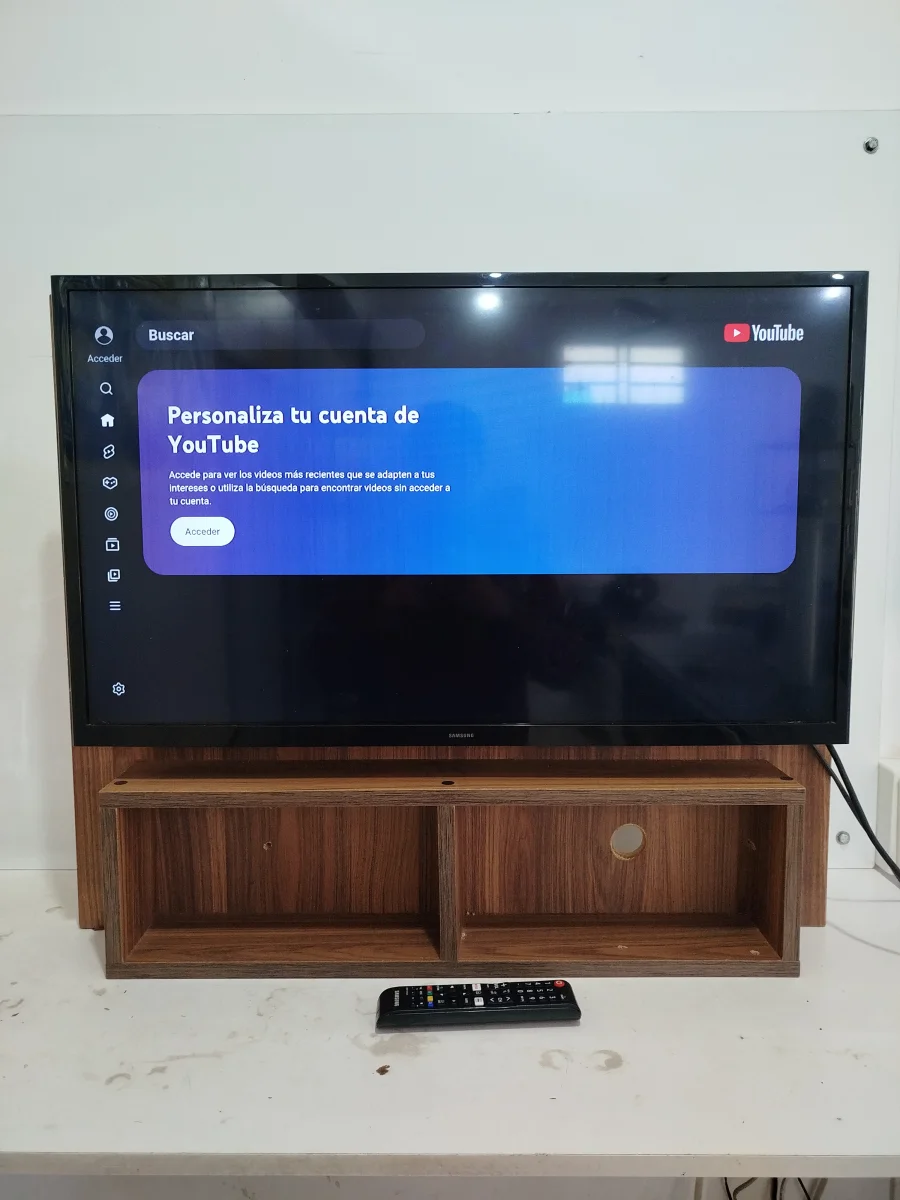 Foto 3 de Televisor Led Smart De 32 '' Marca Samsung Modelo Un32j4290ag Con Control Usado En Buen Estado Acc Con Cable Power Rack Incorporado