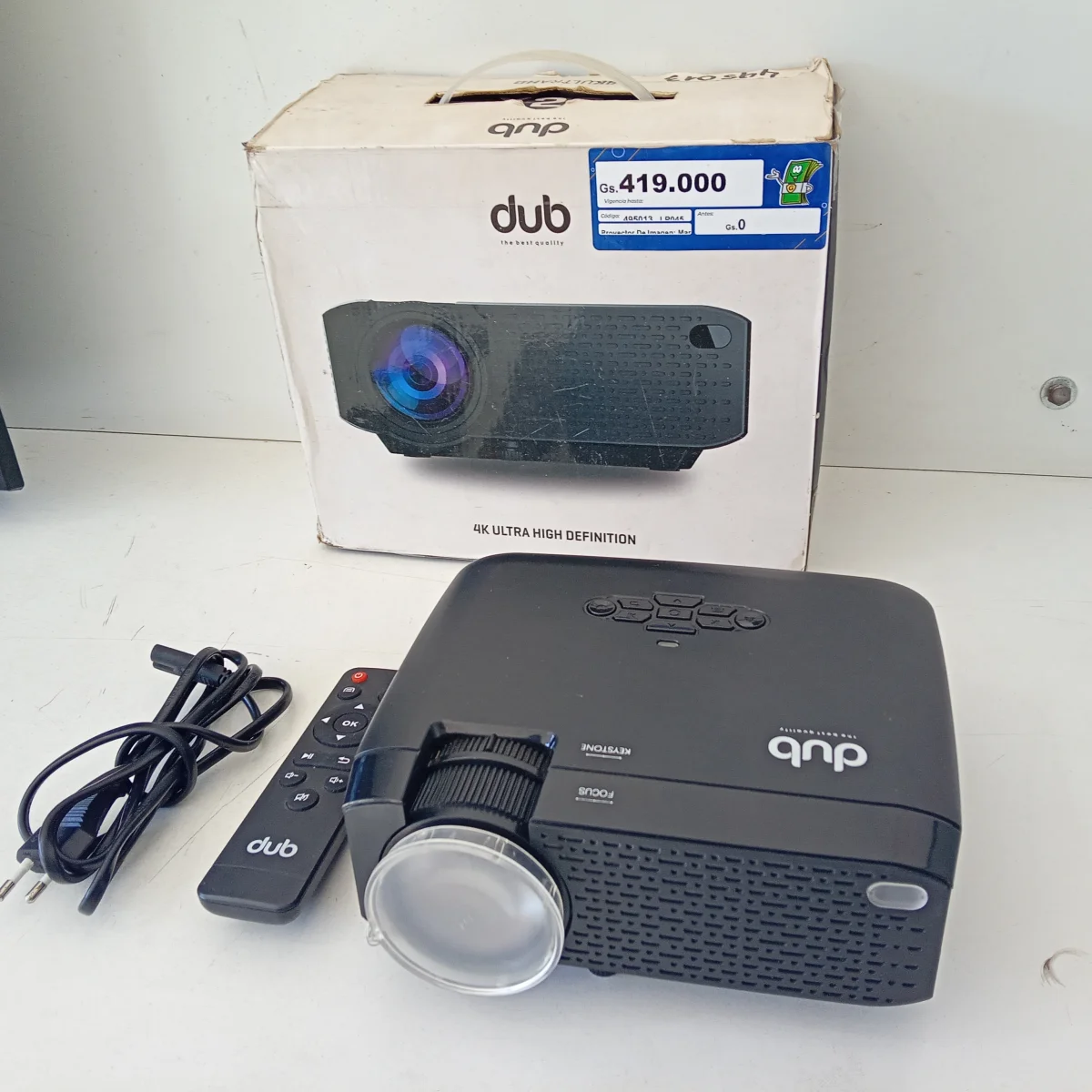 Foto 2 de Proyector De Imagen Marca Dub Con Control Modelo X20 Lumenes No Tiene Usado En Buen Estado Acc Con Control