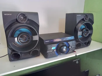 Foto 2 de Equipo De Sonido Marca Sony Sin Control Modelo Hcdm40d Usado En Buen Estado Acc 2 ParlantesBluetooh