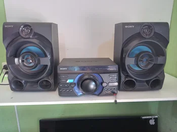 Foto 3 de Equipo De Sonido Marca Sony Sin Control Modelo Hcdm40d Usado En Buen Estado Acc 2 ParlantesBluetooh
