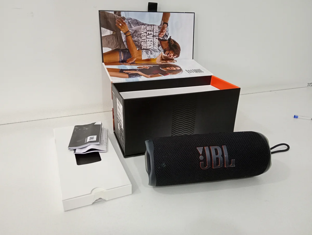 Speaker Potencia Watts 30 Marca Jbl Sin Control Modelo Flip6 Usado En Buen Estado Con Caja Acc Manual