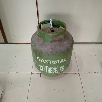 Garrafa Cap 13 Kg. Marca Gas Total Usado En Buen Estado Color Verde Acc No Tiene