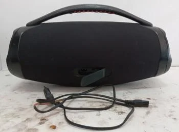 Foto 3 de Parlante Portatil Marca Jbl Modelo Boombox3 Usado Con Desgaste Con Cable Power Acc No Tiene