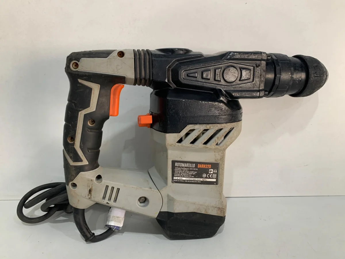 Foto 3 de Rotomartillo Marca Daewoo Modelo Darh32d Usado Con Desgaste Con No Tiene Acc No Tiene