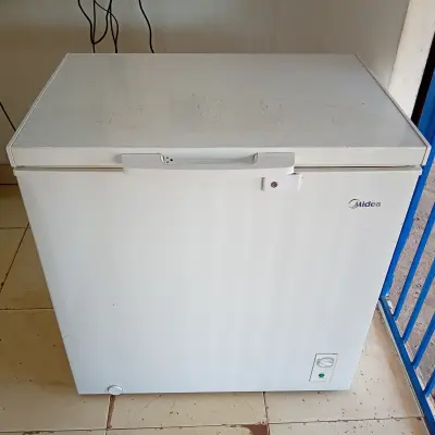Congeladora / Frezzer Marca Midea Litros 200 Modelo Mdrc280fzg01 Usado En Buen Estado Acc No Tiene