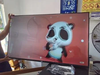 Televisor Led Smart De 55 '' Marca Dayo Modelo Dayo5908 Con Control Usado En Buen Estado Acc Dos Patitas