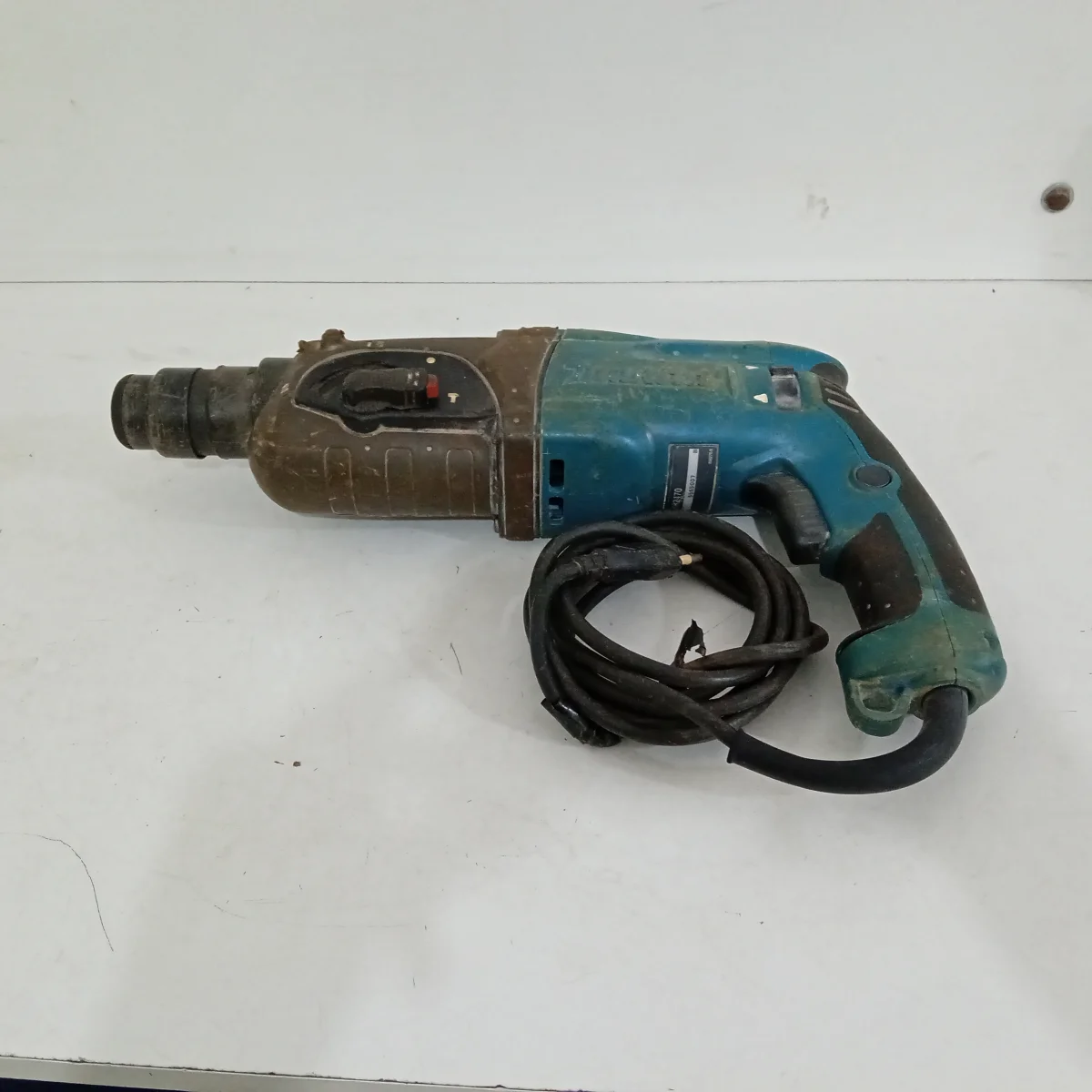 Foto 2 de Taladro Marca Makita Modelo Hr 2470 Usado En Buen Estado Acc No Tiene