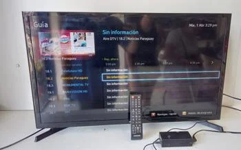 Foto 2 de Televisor Led Convencional De 32 '' Marca Samsung Modelo Un32j4000dg Usado En Buen Estado Con Control Sin Caja Acc C/ Trasformado