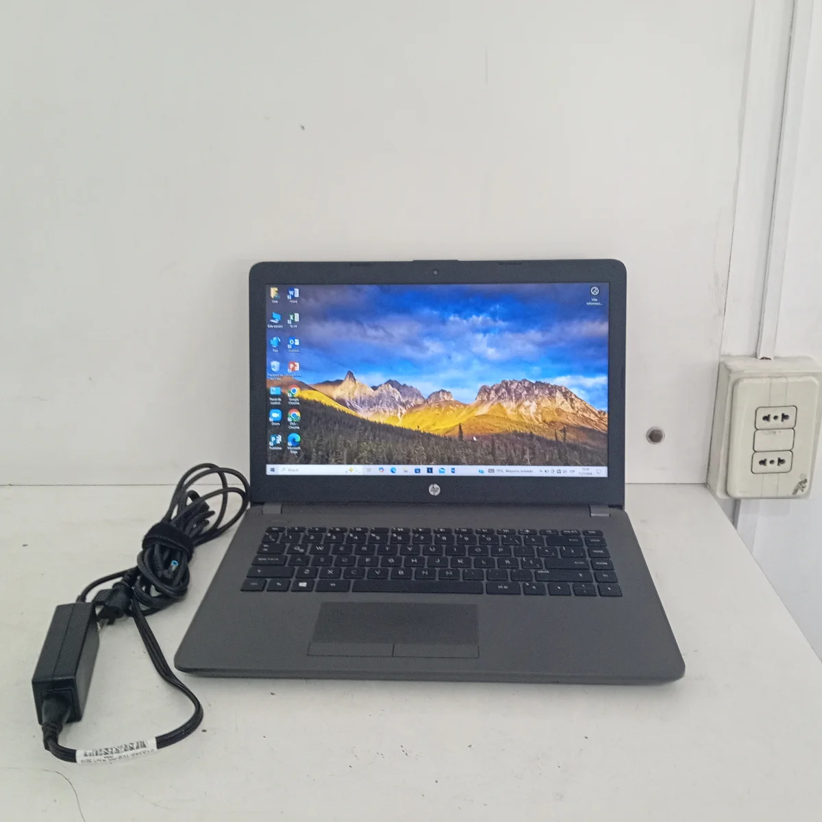 Foto 2 de Notebook Marca Hp Modelo Hp245 G6 Procesador Amd A9 Memoria Ram 8 Gb Disco Duro 500 Gb Generacion No Tiene Acc No Tiene