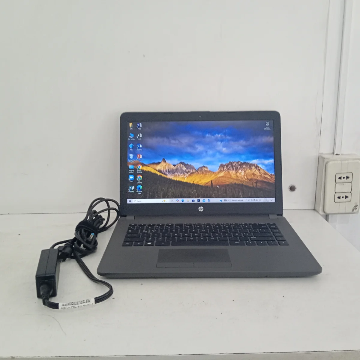 Foto 3 de Notebook Marca Hp Modelo Hp245 G6 Procesador Amd A9 Memoria Ram 8 Gb Disco Duro 500 Gb Generacion No Tiene Acc No Tiene