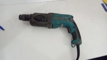 Foto 2 de Taladro Marca Makita Modelo Hr2470 Usado Con Desgaste Acc No Tiene