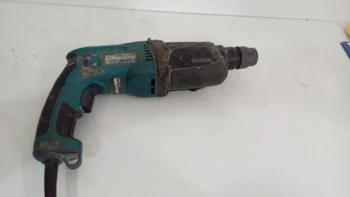 Foto 3 de Taladro Marca Makita Modelo Hr2470 Usado Con Desgaste Acc No Tiene