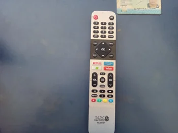 Foto 3 de Televisor Led Smart De 43 '' Marca Fama Modelo Sk43e10 Con Control Usado En Buen Estado Acc Par De Patitas
