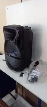 Caja De Sonido Amplificada Marca Mox Modelo Mo-S1501 Con Control Usado En Buen Estado Acc Con CargadorMicrofonoControl