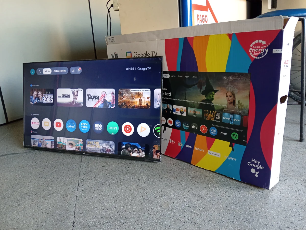 Televisor Led Smart De 43 '' Marca Win Modelo 43fsg Con Control Usado En Buen Estado Acc Patitas