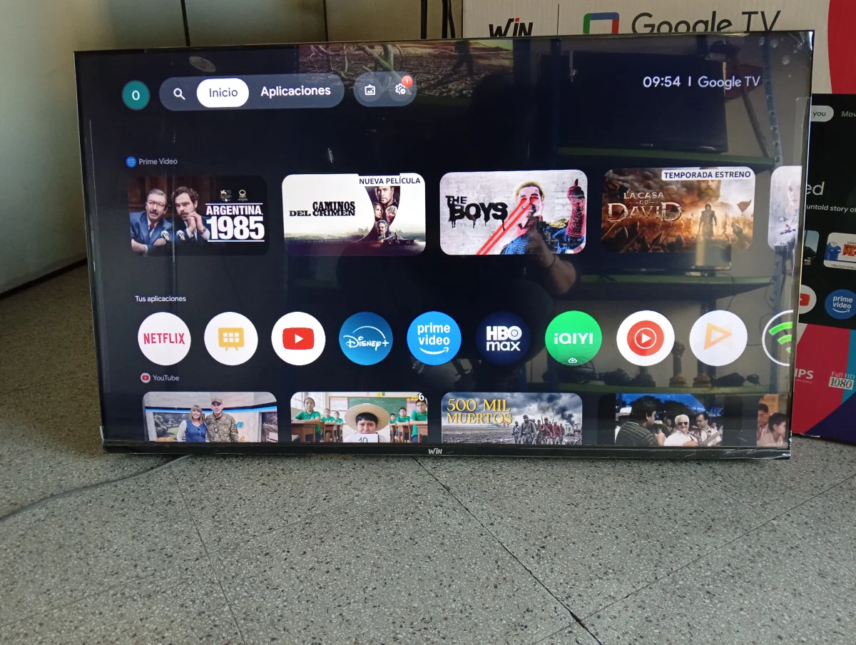 Foto 2 de Televisor Led Smart De 43 '' Marca Win Modelo 43fsg Con Control Usado En Buen Estado Acc Patitas