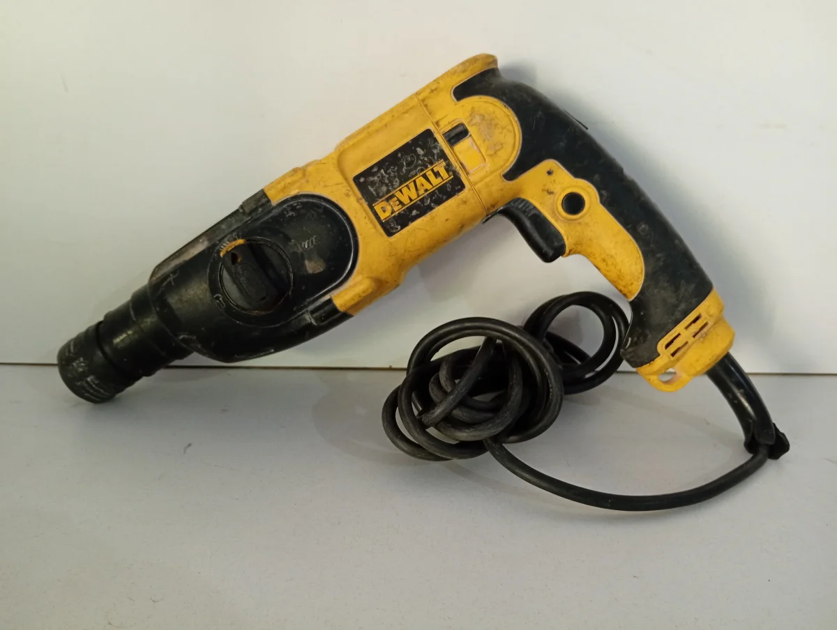 Foto 3 de Taladro Marca Dewalt Modelo D2501 Usado En Buen Estado Acc No Tiene