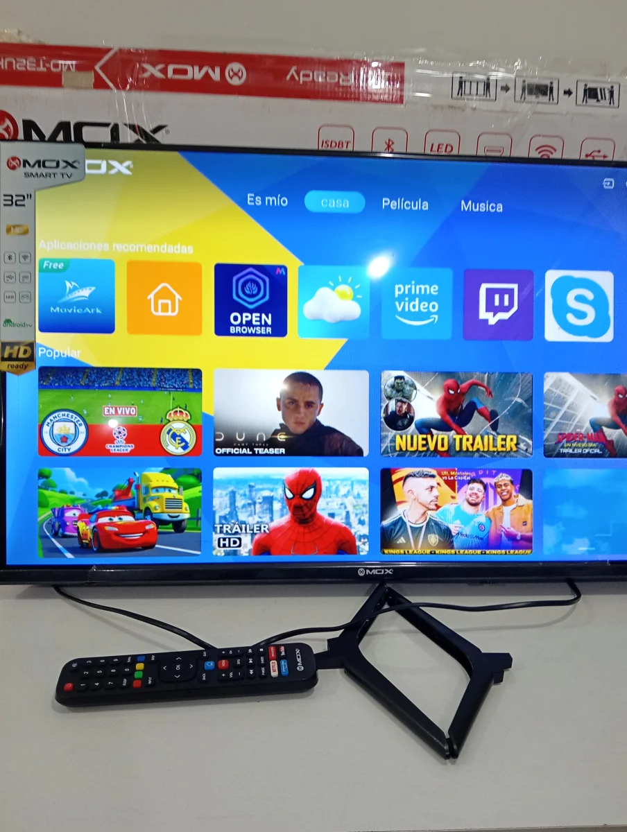 Foto 2 de Televisor Led Smart De 32 '' Marca Mox Modelo Mo-T32uhd Con Control Usado En Buen Estado Acc Con Patitas Con Control