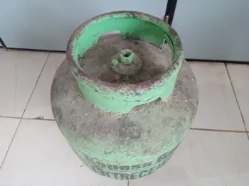 Garrafa Cap 13 Kg. Marca Copesa Gas Usado Con Desgaste Color Verde Acc No Tiene