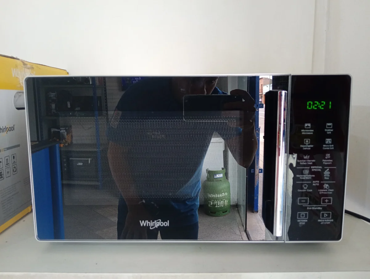 Foto 3 de Microondas Marca Whirlpool Modelo Wmg25szim Usado En Buen Estado Acc No Tiene