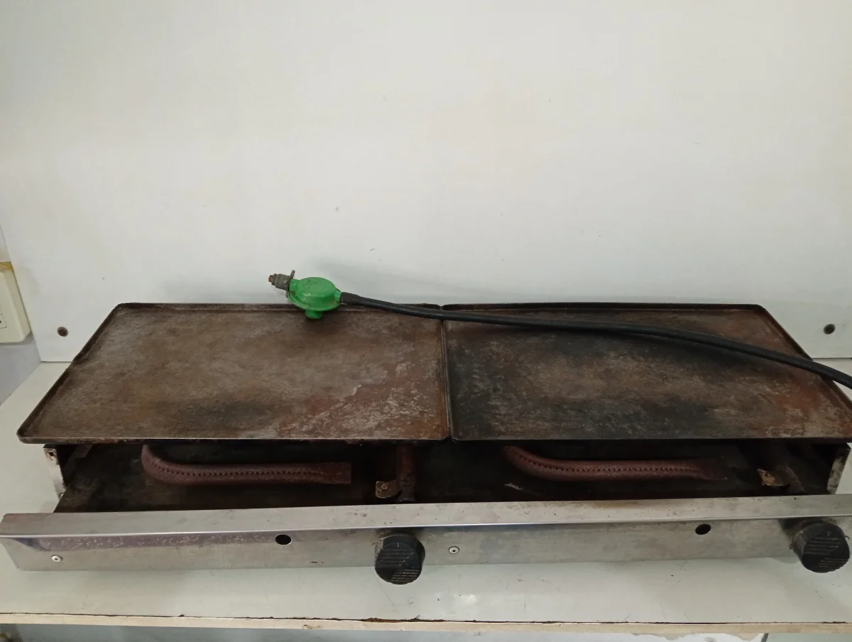Foto 2 de Plancha Hamburguesera Marca Venacio Modelo Nro Usado En Buen Estado Acc 2 Quemadores