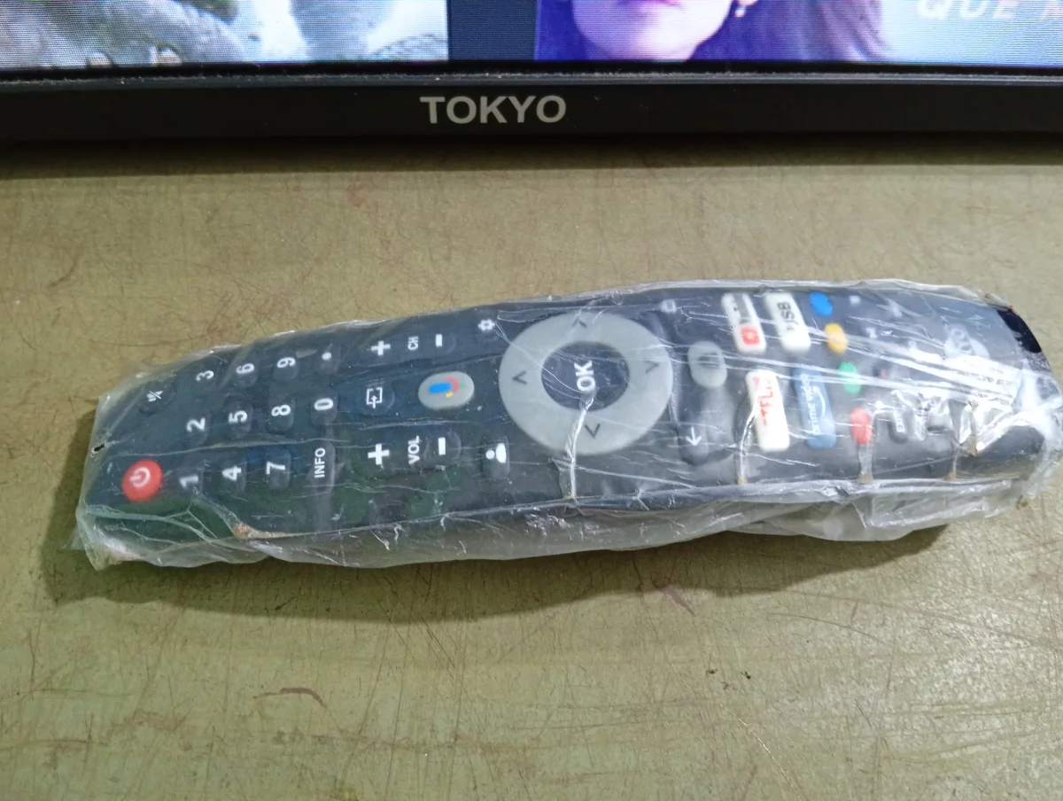 Foto 2 de Televisor Led Smart De 43 '' Marca Tokyo Modelo Tvtokff43gtv Con Control Usado En Buen Estado Acc No Tiene