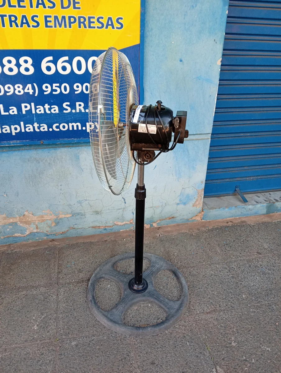 Foto 3 de Ventilador 3 Velocidades Marca Ventos De Pie Modelo Vn017 Usado En Buen Estado Acc No Tiene