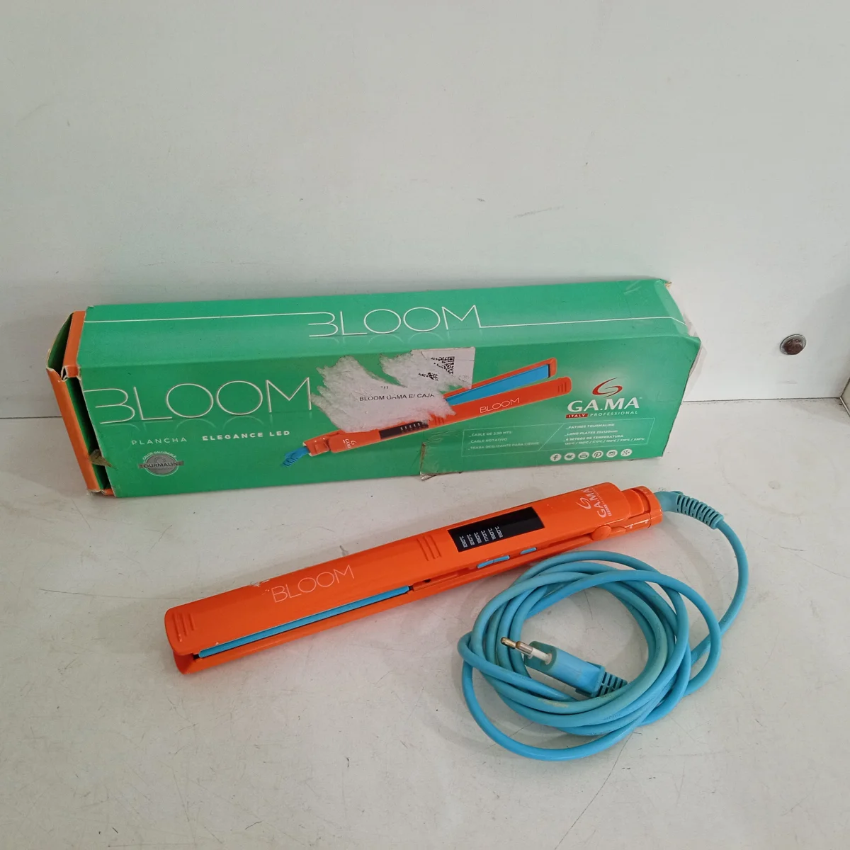 Foto 3 de Planchita Para Cabello Marca Gama Modelo Elegance Led Bloom Usado En Buen Estado Acc No Tiene