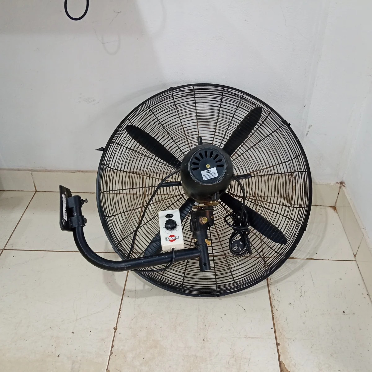 Foto 2 de Ventilador 3 Velocidades Marca Tokyo Modelo Vetokpai26r-D Usado En Buen Estado Acc Pedestal
