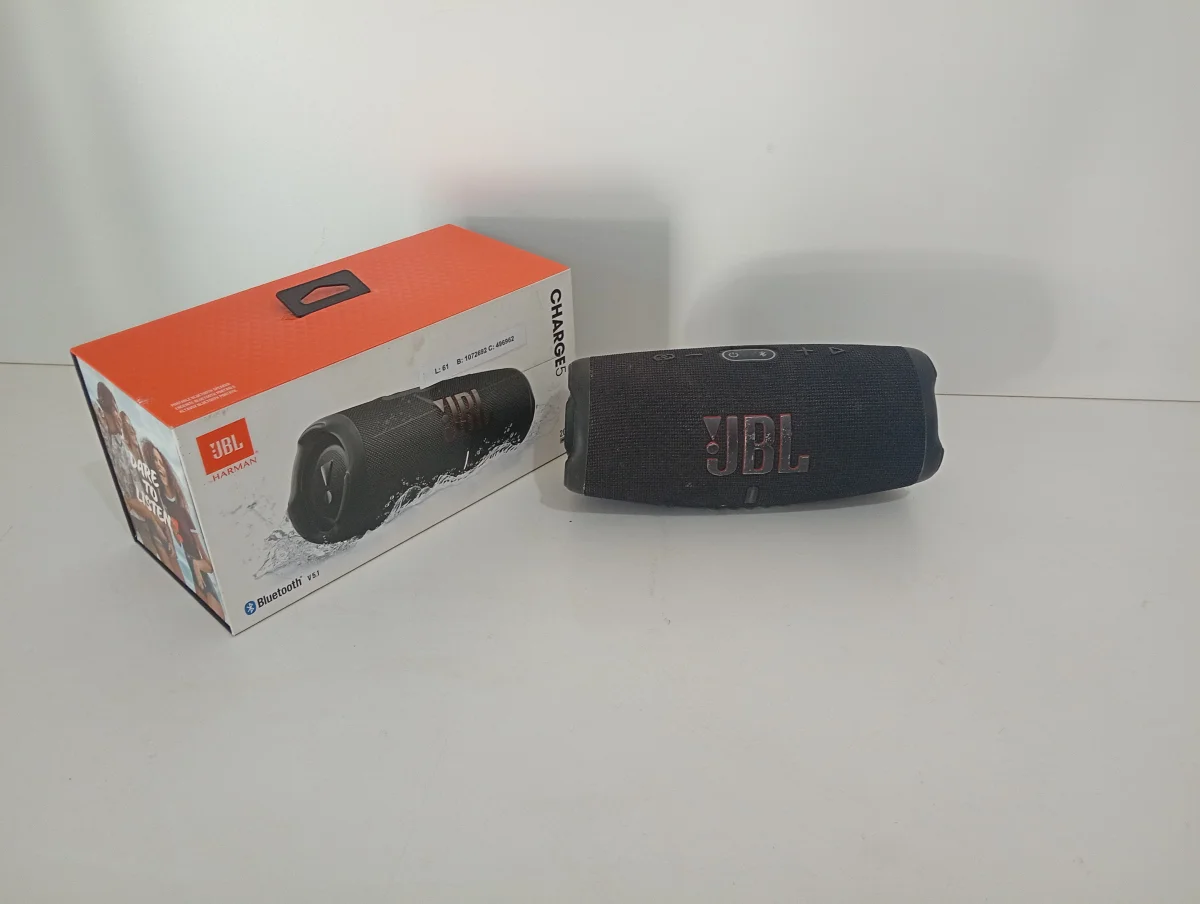 Speaker Potencia Watts No Tiene Marca Jbl Sin Control Modelo Charge5 Usado En Buen Estado Con Caja Acc Caja Manual