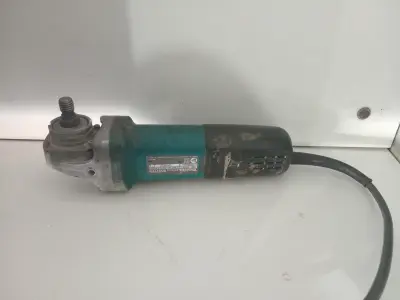 Pulidora Marca Makita Modelo 9557hn Tamaño Chico Usado En Buen Estado Acc No Tiene