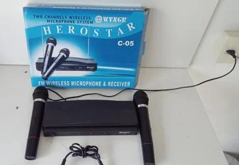 Foto 3 de Microfono Marca Wvngr Modelo C-05 Usado En Buen Estado Acc Par De MicrofonosRecpetora C/ Dos AntenasEntrada De UxCable Plus
