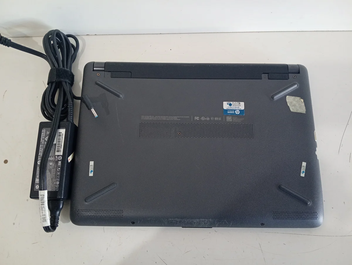 Foto 3 de Notebook Marca Hp Modelo Hp 245 G6 Procesador Amd 9a Memoria Ram 8 Gb Disco Duro 500 Gb Generacion No Tiene Acc No Tiene
