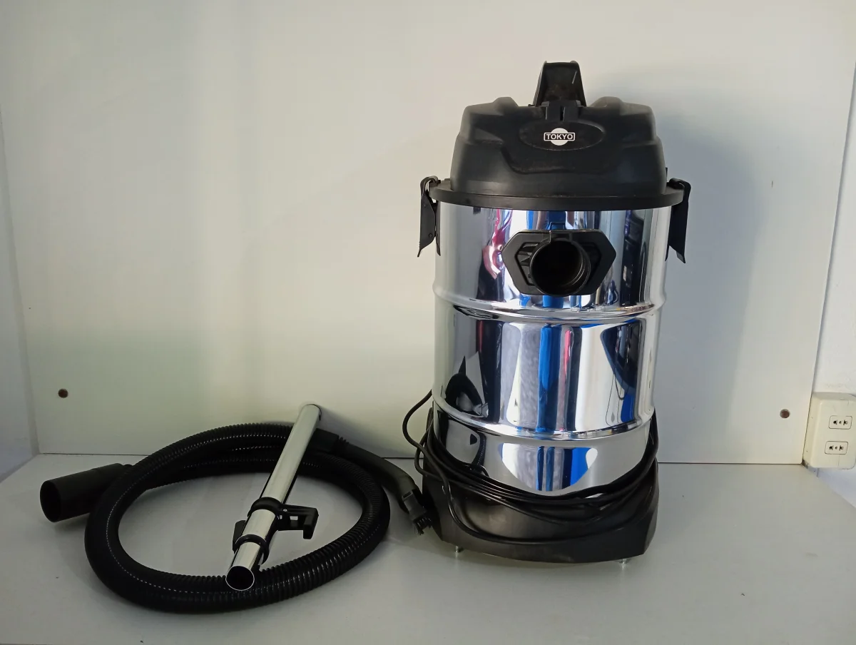 Foto 2 de Aspiradora Marca Tokyo Modelo Turbo Pro 30 L Usado En Buen Estado Acc Varios Accesorio