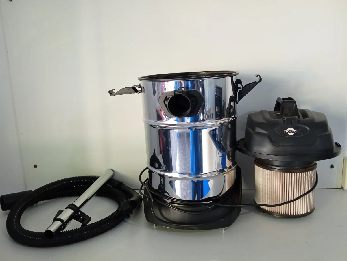 Foto 3 de Aspiradora Marca Tokyo Modelo Turbo Pro 30 L Usado En Buen Estado Acc Varios Accesorio