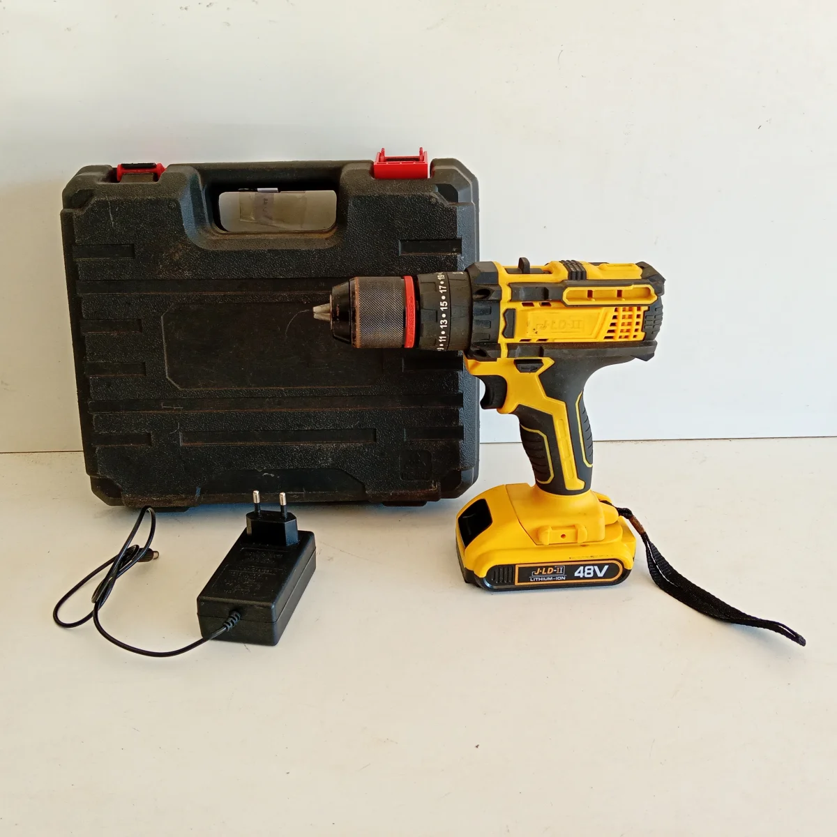 Taladro Marca J-L-D-Ii Modelo 48vf Acc CargadorBateria