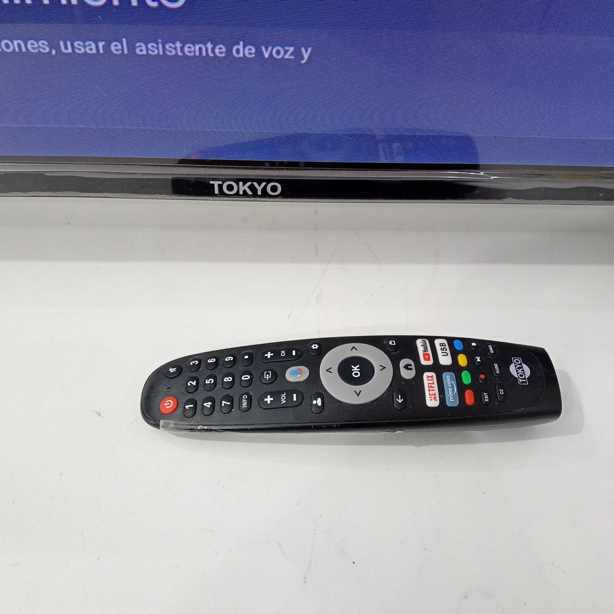 Foto 2 de Televisor Led Smart De 32 '' Marca Tokyo Modelo Tvtokhf32gtv Con Control Usado En Buen Estado Acc Patitas