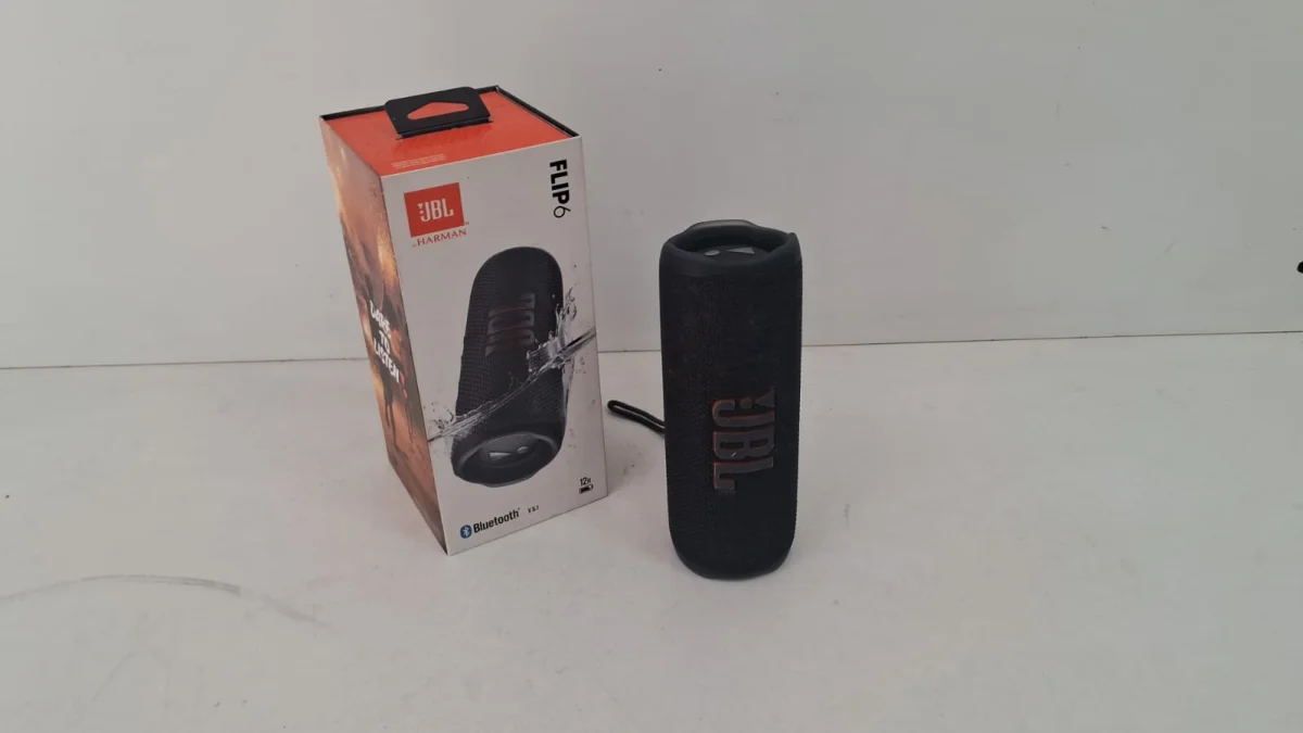 Foto 3 de Speaker Potencia Watts 2 Marca Jbl Sin Control Modelo Flip 6 Usado En Buen Estado Con Caja Acc ColganteBt