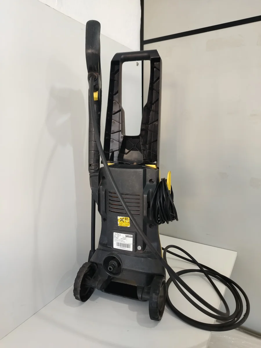 Foto 3 de Hidro Lavadora Marca Karcher Modelo K2 Dakar Usado En Buen Estado Acc Pistola1 PicoMangueraAdaptador De Manguera2 Rueditas
