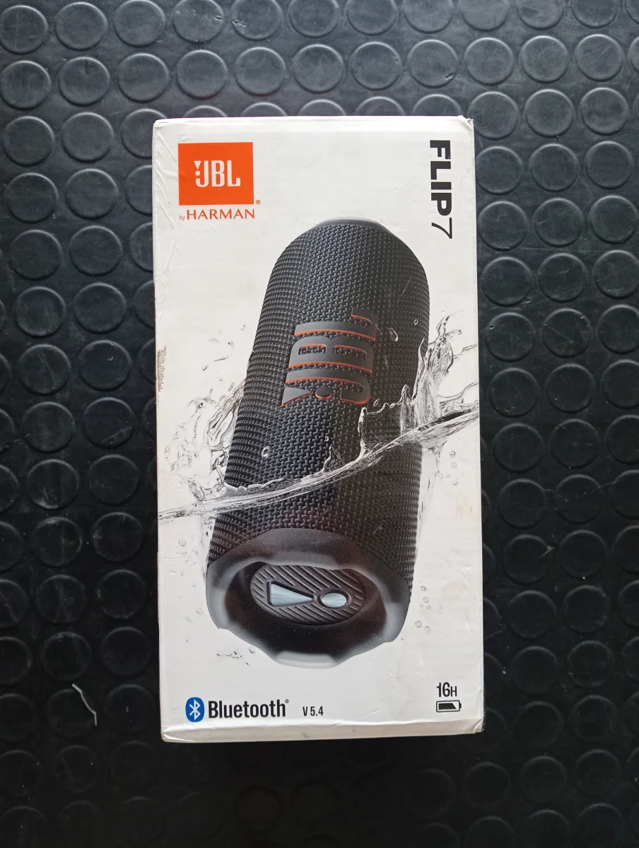 Foto 3 de Speaker Potencia Watts No Tiene Marca Jbl Sin Control Modelo Flip 7 Usado En Buen Estado Sin Caja Acc No Tiene